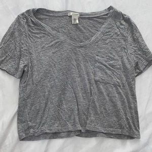 Gray cropped tee